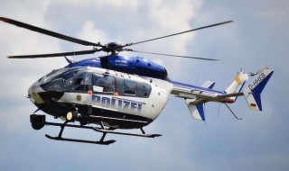 直升机起飞是什么原理 直升机起飞的原理是什么