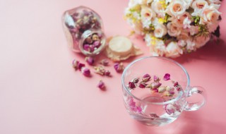 菊花玫瑰花茶的好处是啥 菊花玫瑰花茶的功效