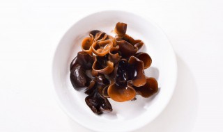 木耳和腐竹同食的功效有哪些 木耳可以和腐竹一起泡吗