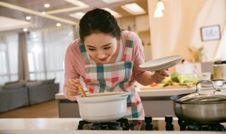 炖鸽子最佳搭配 炖鸽子用什么配料最好