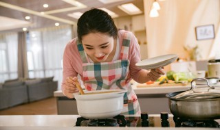 哪些人不适合吃鸽子汤 鸽子汤哪些人不能吃