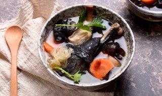 乌鸡的作用与功效简单介绍 乌鸡的作用与功效