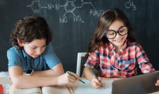 sightseeing是什么意思 sigh是什么意思