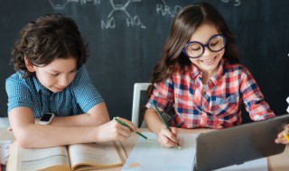 荣的笔顺 一岁一枯荣的荣怎么写