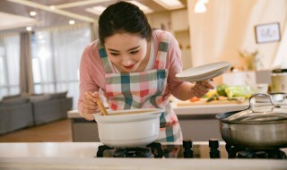 鸽子炖天麻的功效有哪些 鸽子炖天麻的功效作用