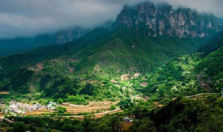 山东与山西之间的山叫什么 山东与山西之间的山是什么山