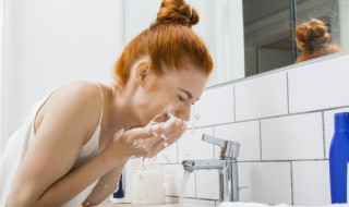 敷面膜后多久洗脸 面膜撕掉后多久洗脸