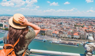 夏天外出旅行必备哪些东西 夏天出去旅游要注意些什么