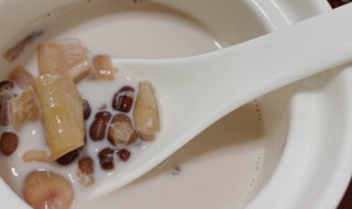 花胶炖牛奶什么时候放牛奶 花胶炖牛奶最后才放牛奶吗