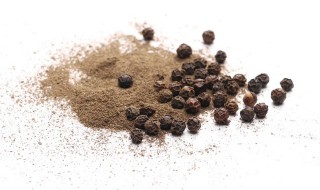 白胡椒和黑胡椒有什么功效 白胡椒和黑胡椒的功效与作用
