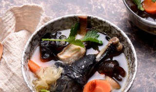 炖鸡用什么好 炖鸡用什么