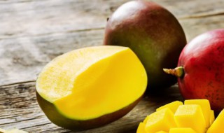 吃芒果可不可以喝牛奶 吃芒果可以喝牛奶吗