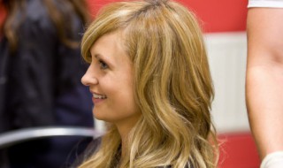 怎样自己染发 如何自己染发