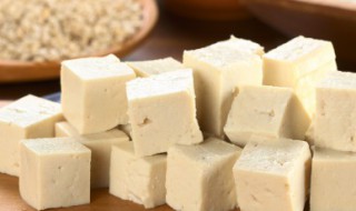 豆腐长黑毛还可不可以吃 豆腐长黑毛还可以吃吗