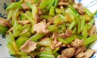鸡肉可以和芹菜一起吃吗 鸡肉能和芹菜一起吃吗