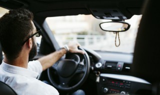 奥迪a6l和a4l前卡钳区别 奥迪A4L原厂卡钳是什么样子