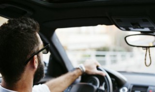 奥迪a8转向机拆装方法 新款奥迪a8方向机拆卸方法