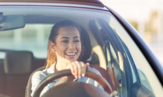 新款奥迪a6中网怎么拆 改装奥迪a6l黑中网的步骤