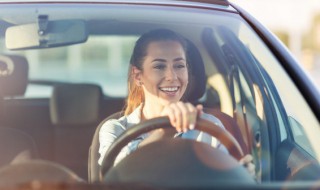 2012款奥迪q7电瓶在哪里 奥迪q7电瓶在哪里