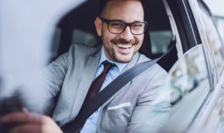 奥迪a6l中央门锁怎么设置 奥迪A6L中控锁设置方法