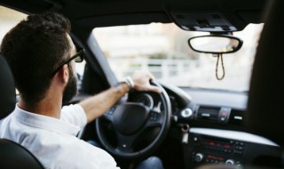 奥迪A6如何开大灯 奥迪a6大灯技巧