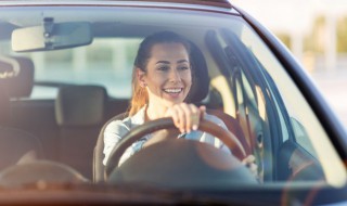 奥迪q2l大灯高度调节开关 奥迪q2led大灯如何点亮