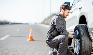 奥迪q7左后门拉手拆卸教程 奥迪q7右前门把手如何安装