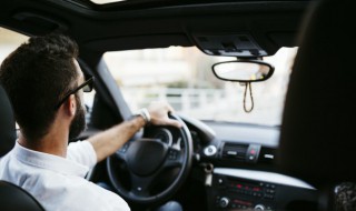 奥迪a4l左前大灯保险丝在哪里 奥迪a4左侧大灯保险在哪里