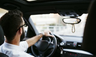 奥迪q7换防冻液排空气图 奥迪q7crv水箱排空气方法