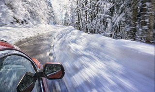 冬天冰雪路面驾驶注意 冬天冰面开车