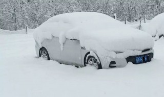 下雪天开车玻璃结冰处理方法 下雪天开车玻璃结冰怎么办