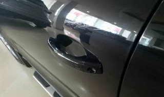 q5引擎盖拉手怎么拆 奥迪q5引擎盖内拉手拆技巧