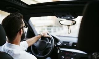 车子里有皮革味怎么处理方法 车内有皮革味怎么去除