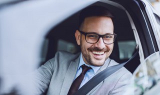 奥迪r8多少公里保养一次 09年奥迪r8机油保养流程