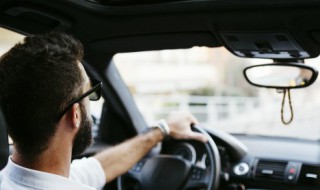 奥迪底盘号在哪看 奥迪底盘号在哪