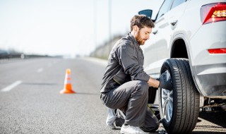 奥迪a3自动升降不升了 奥迪a3怎么降软顶