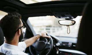 奥迪p键使用方法 奥迪按键p是什么意思