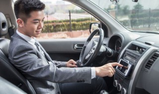 奥迪a4l中控台按钮图解 奥迪a4l中控台使用技巧