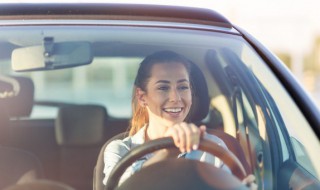 奥迪A8L怎么锁车 奥迪a8自动落锁如何关闭