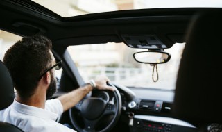 奥迪a8空调怎么调冷热 奥迪a8空调自动加热怎么回事