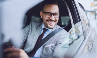 奥迪a5轮胎扳手在哪 奥迪a5的扳手和千斤顶在哪里