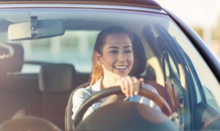 奥迪q5启动了车子不会动 奥迪q5起动无反应怎么办