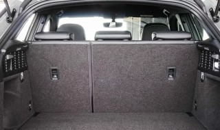 奥迪q2l后备箱开关 奥迪Q2如何开后备箱