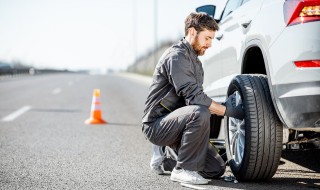 奥迪a3轮胎怎么拆卸视频教程 奥迪a3前轮胎如何拆卸