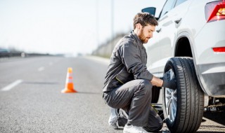 08款奥迪a6l电瓶位置 奥迪a6l电瓶位置