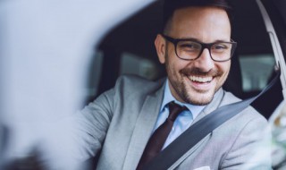 奥迪遥控器接收器故障 奥迪车内接收器不亮怎么回事