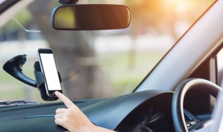 奥迪a8l流水后尾灯怎么调 奥迪c8尾灯有水如何排出