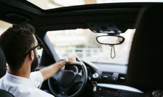 奥迪q5l油耗怎么看 奥迪11款q5如何看油耗