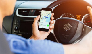 老款奥迪Q7中央扶手箱怎么开 奥迪q7老款中央扶手箱如何开