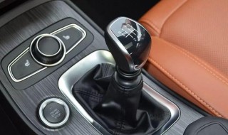 手动挡汽车如何停车 手动挡汽车的正确起步与停车